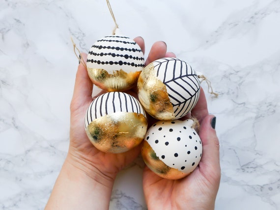 https://www.etsy.com/uk/listing/489713111/set-of-4-black-and-white-baubles-scandi?ga_order=most_relevant&ga_search_type=all&ga_view_type=gallery&ga_search_query=christmas&ref=sr_gallery_27