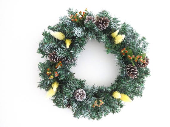 https://www.etsy.com/uk/listing/570078417/christmas-wreath-spruce-style-with-white?ga_order=most_relevant&ga_search_type=all&ga_view_type=gallery&ga_search_query=christmas%20greenery&ref=sc_gallery_12&plkey=d7de81bbedcfddaed6f0fb5d97e73411e06a17fa:570078417