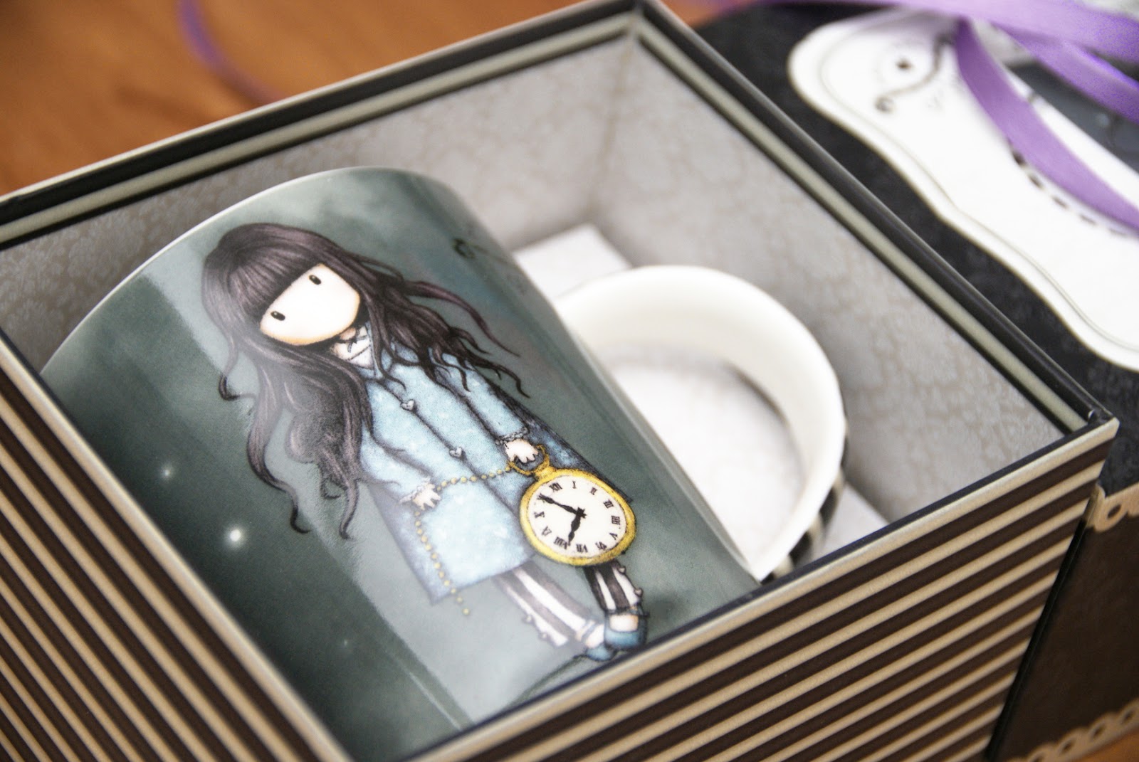 http://www.santoro-london.com/shop/gorjuss-white-rabbit-mug.html
