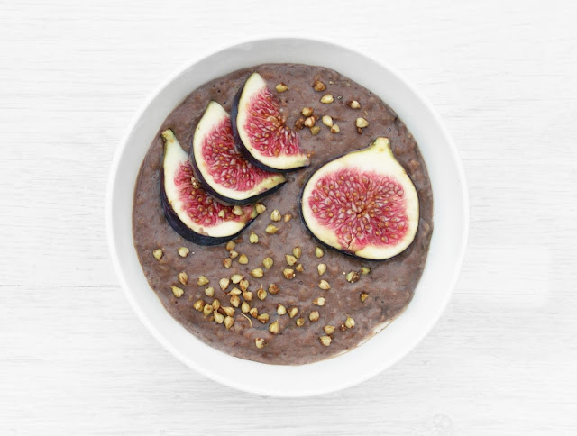 http://www.ablackbirdsepiphany.co.uk/2017/10/fig-chocolate-porridge-autumn-in-bowl.html